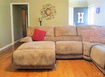 4th image of 145 W Terrace Dr