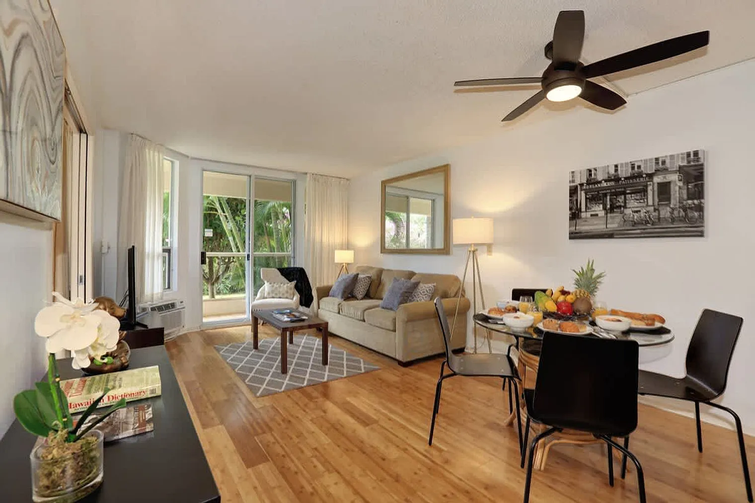 1 bed, 1.0 bath, 968 sqft, $8,339 — Photo 4