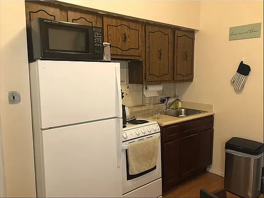 Rented by Bond New York | media 17