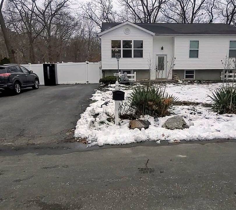 1st image of 75 Shirley Ln