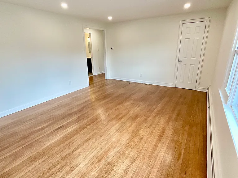 340 New York Ave #2 — Photo 10