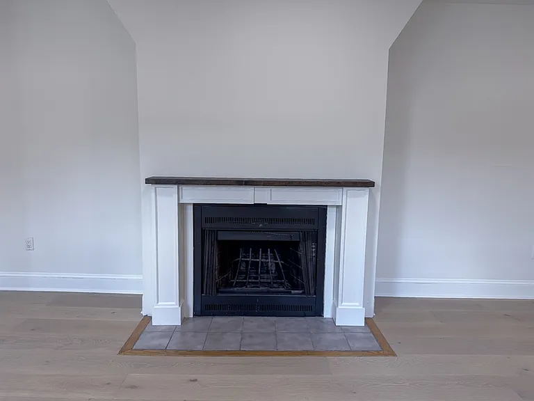 1703 Green St #5 — Photo 9