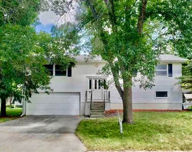 422 5th St, Dike, IA, 50624
