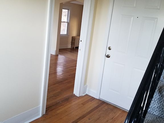 4th image of 522 Bloomfield Ave
