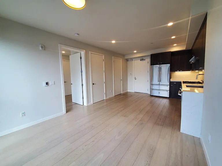 2600 Harrison St #304 — Photo 2