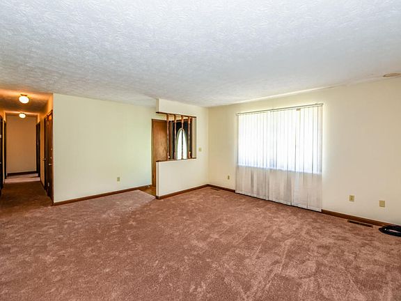 2nd image of 854 Greenwich Dr