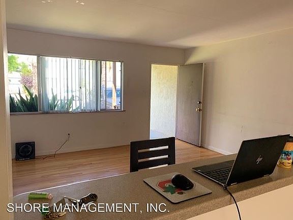 5th image of 3981 Lamont St