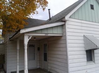 257 E Penning Ave, Wood River, IL