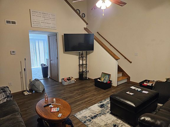 5th image of 700 Glenstone Dr