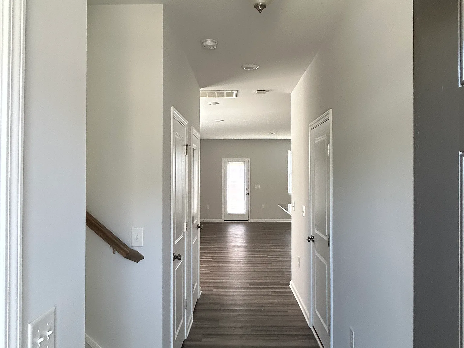 3 bed, 2.5 bath, 1748 sqft, $2,100 — Photo 3