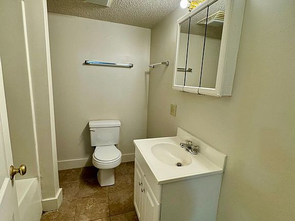 3rd image of 412 Bruce St #11