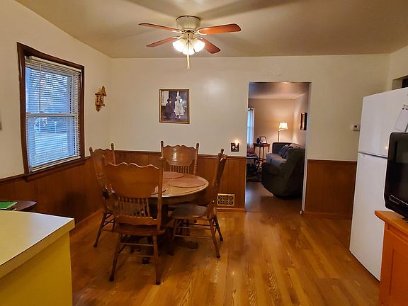5th image of 243 52nd St SE