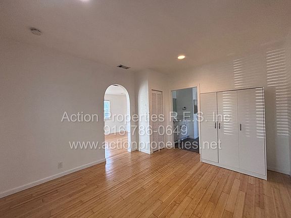 5th image of 515 Oak St
