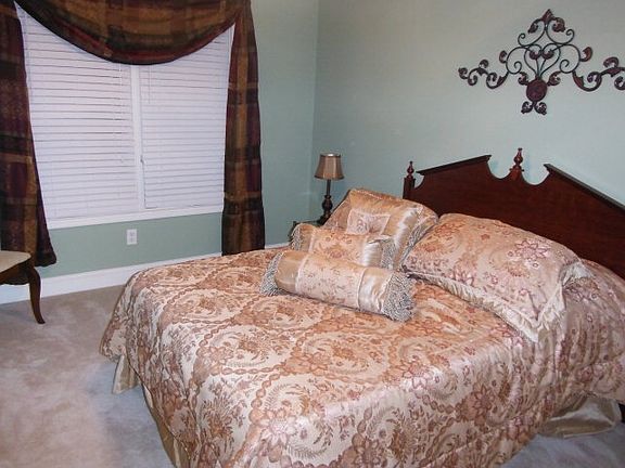 5th image of 406 Graystone Dr