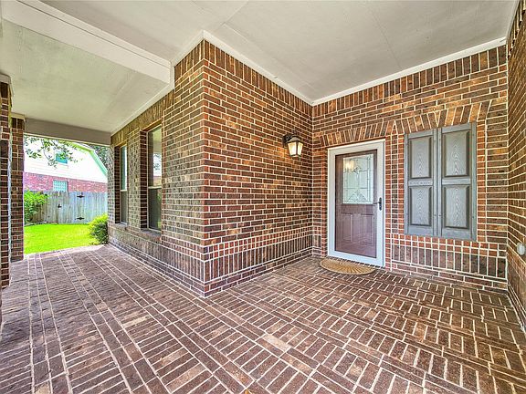3rd image of 3143 S Royce Cir