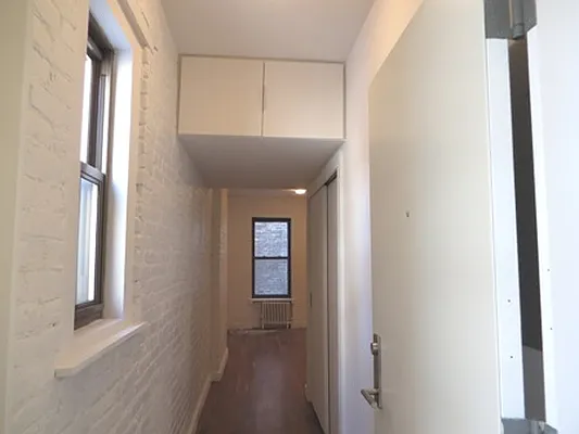 Rented by City Connections Realty | media 8