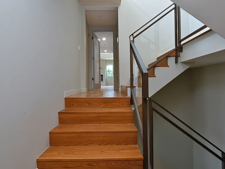 744 Marine St — Photo 24