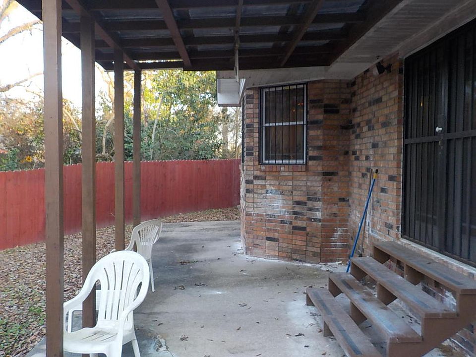 2nd image of 2101 Quinn St