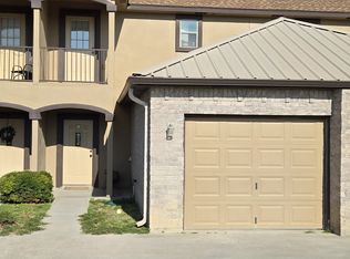 313 Ama Caro Dr APT C, Del Rio, TX 78840