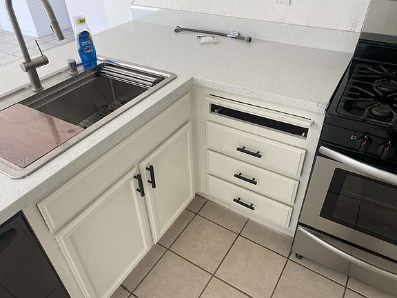 New Kitchen Sink in the new Quartz Counter