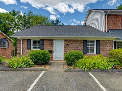 2923 Burke Place Ct, Winston Salem, NC, 27103
