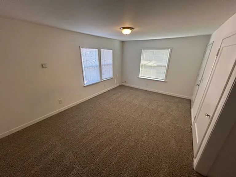 341 Menker Ave — Photo 5