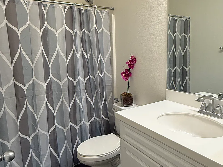 Downstair full bath