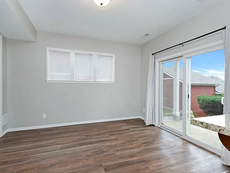 2621 Valentine Ln — Photo 6