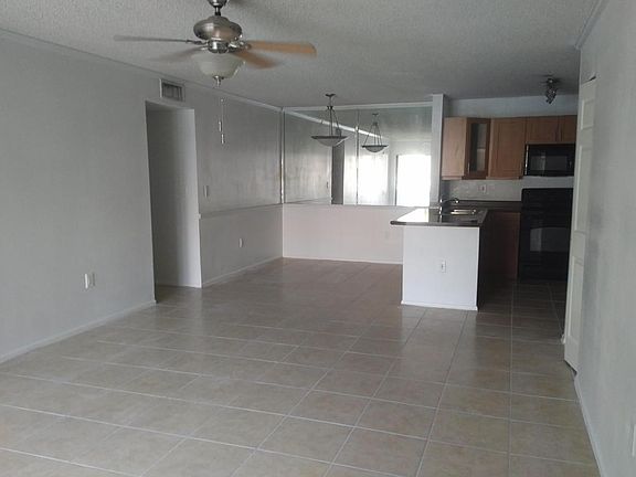 4th image of 10517 Waterview Ct