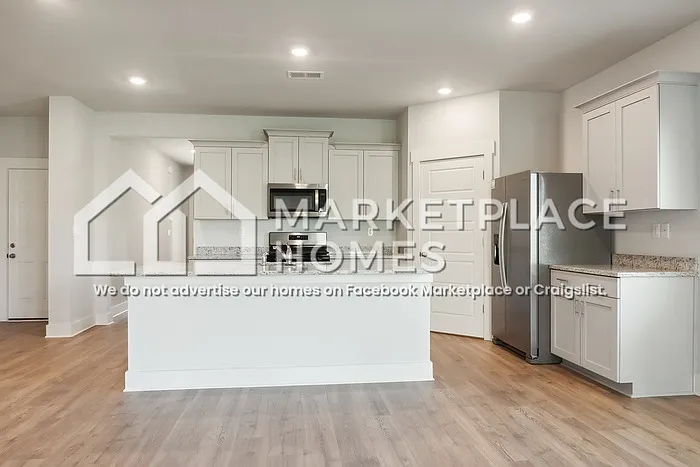 2070 Hyacinth Ln — Photo 13