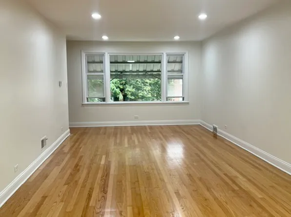 5346 W Byron St Floor 2, Chicago, IL 60641