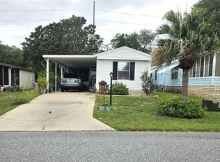 7035 Harbor View Dr #18, Leesburg, FL 34788