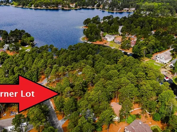 210 Otter Ct, West End, NC 27376