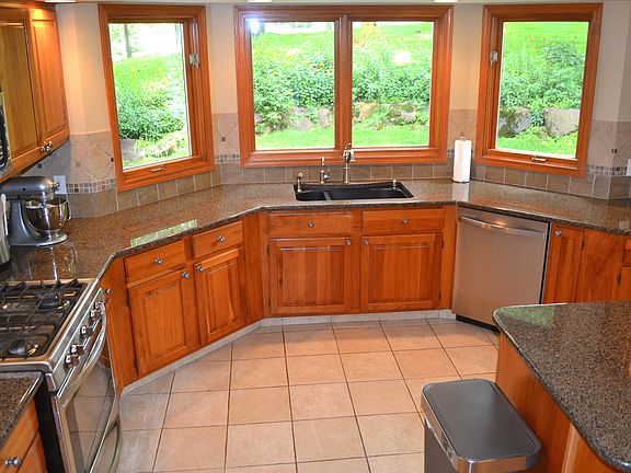5th image of 547 Heritage Dr