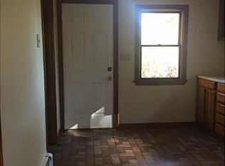 16 Wade St, Warwick, RI 02889