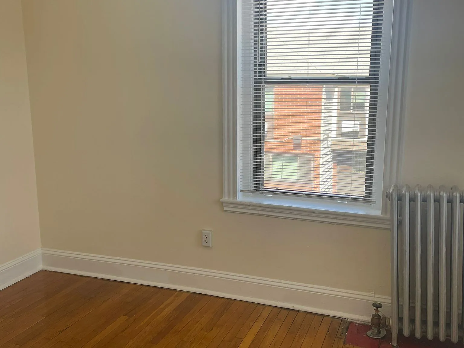 Studio, 635 sqft, $2,000 — Photo 1