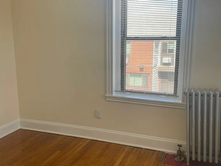 352 Riverway #22 — Photo 1