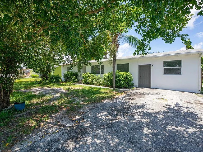 3327 Sapphire Rd — Photo 3