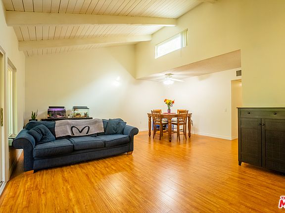 3rd image of 18350 Hatteras St APT 232