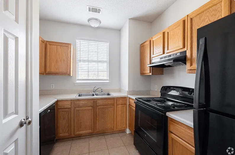 College Street Station Apartments — Photo 2