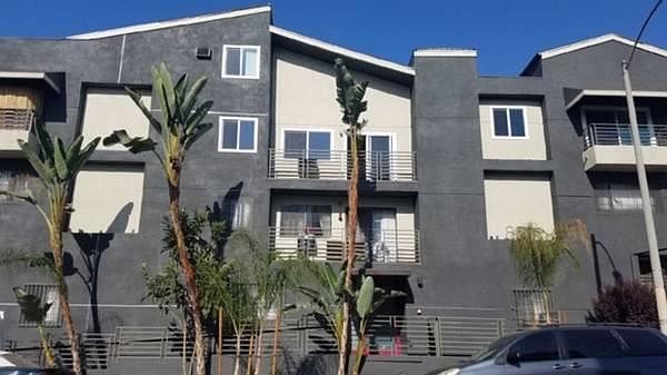 1st image of 855 S Harvard Blvd