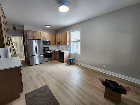 2nd image of 5453 W Giddings St #1