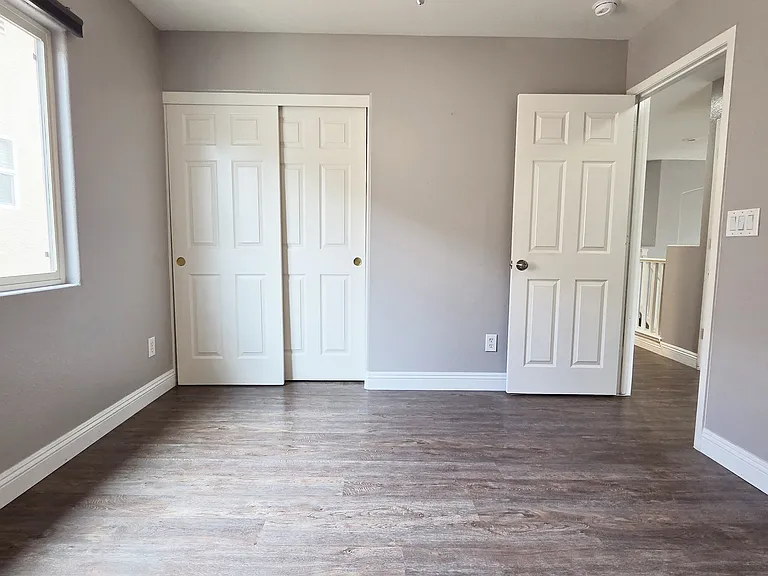 9946 Burton Lake Ct — Photo 16