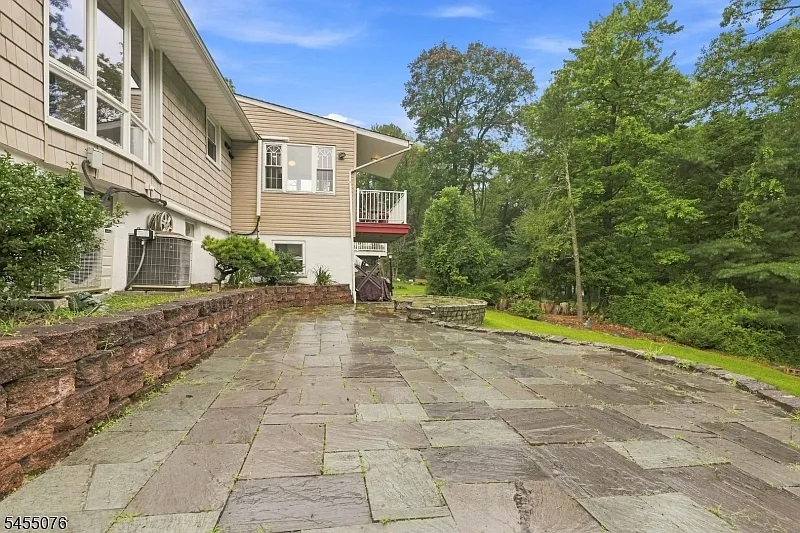 3 bed, 3.0 bath, $4,600 — Photo 3