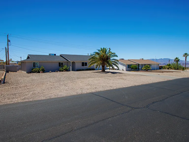 1060 Sunny Ridge Dr — Photo 16