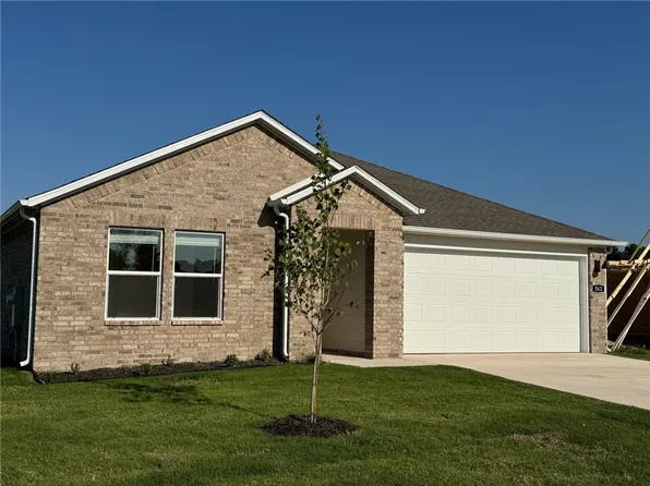 562 Arizona St, Farmington, AR 72730
