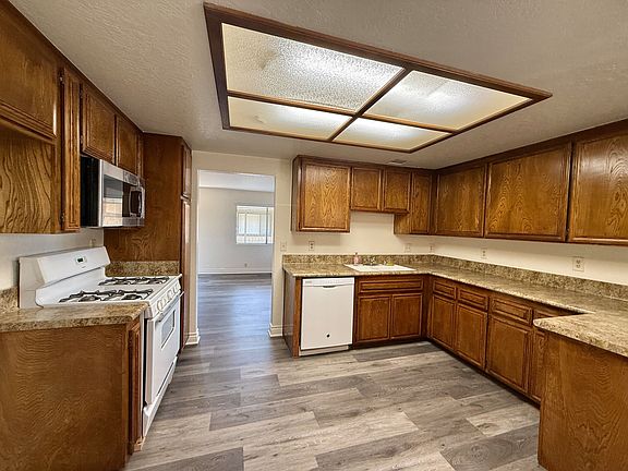 3rd image of 596 N Valencia Pl #8