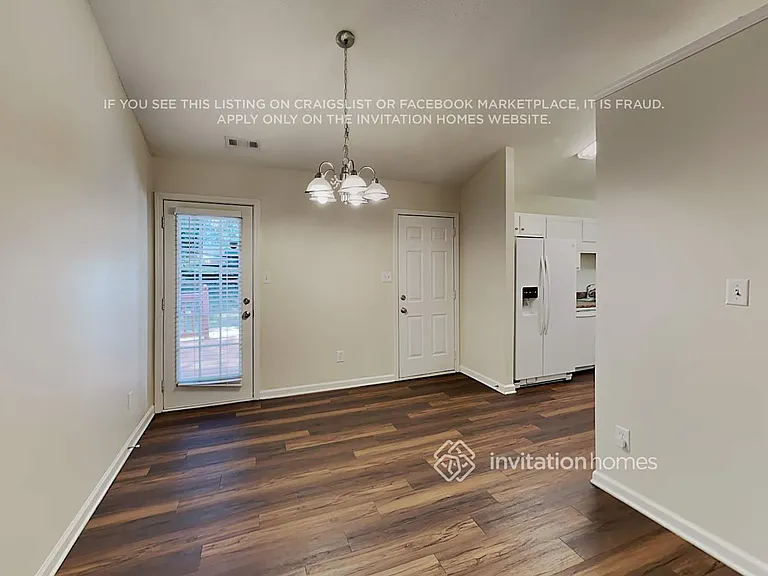 7805 Royce Hall Ln — Photo 5