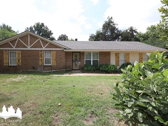 2nd image of 5879 Twin Lakes Dr