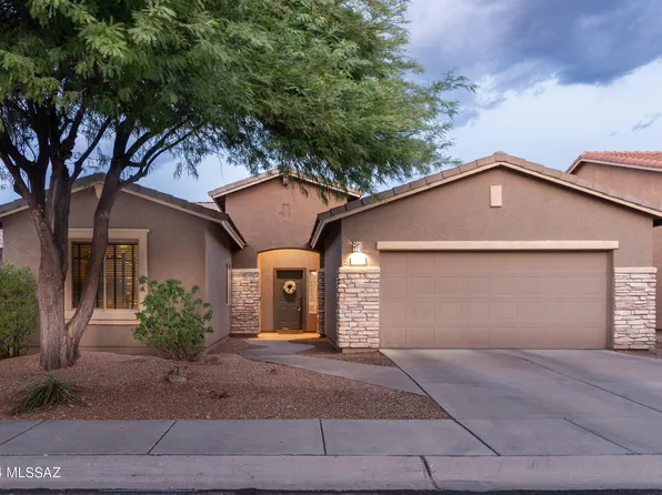 8294 N Amber Burst Dr, Tucson, AZ 85743
